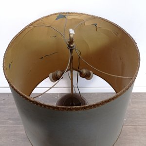 Lámpara de Bronce Tallada con Pantalla y Dos Luces - imagen 4