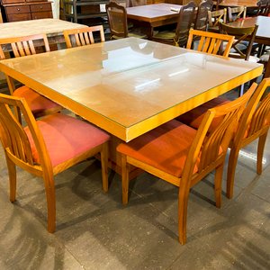 Lote siguiente: Mesa de Comedor Cuadrada con 4 Sillas