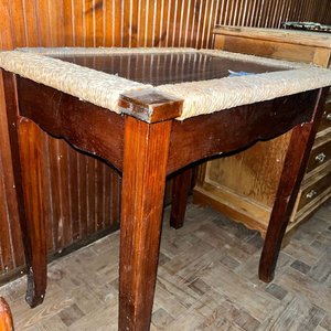 Mesita Auxiliar de Madera con Detalle de Totora - imagen 2