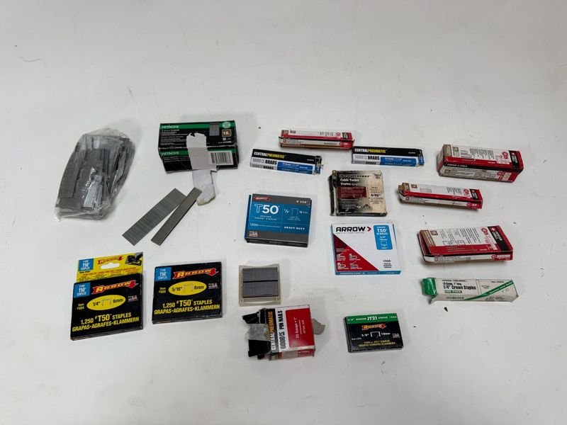 Lote de Grampas y Clavos para Grapadora