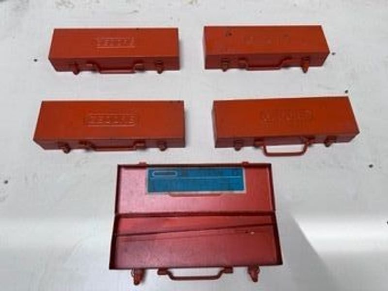 Lote anterior: Cajas de chapa para herramientas