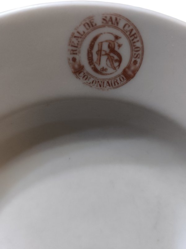 Plato de porcelana real de San Carlos - imagen 2