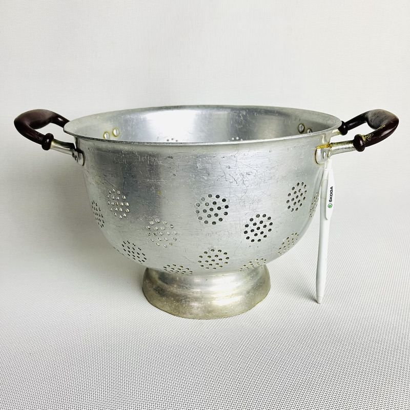 Colador grande de aluminio - Coladores y accesorios para la cocina - imagen 1