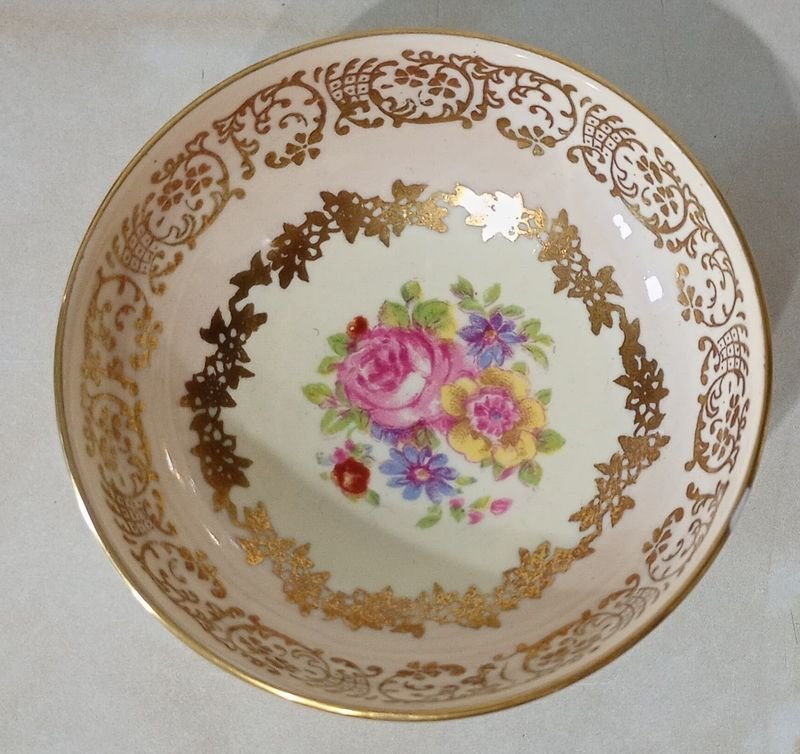 Cuenco de porcelana Paragon con diseño floral y doré - imagen 3