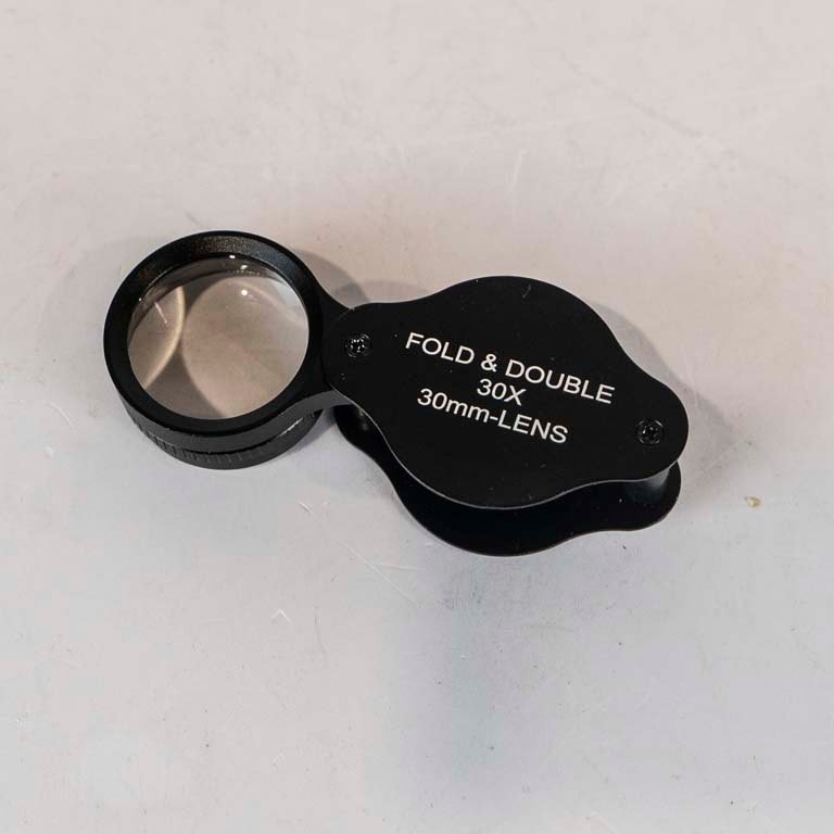 Lote anterior: Lupa de joyero con lente de 30mm y diseño doble