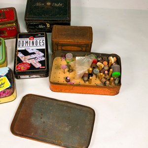 Lote de Latas Vintage de Galletas, Té y Tornillos - imagen 4
