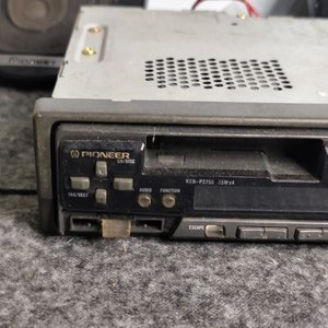Radio de Auto Pioneer con Dos Parlantes - imagen 6