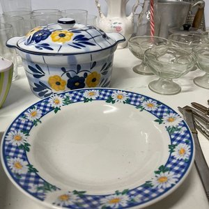 Lote de Vajilla y Utensilios de Cocina: Olla de Loza, Vasos de Vidrio, Compoteras y Más - imagen 3