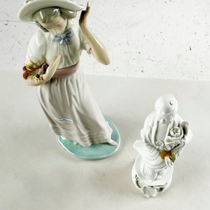 Figuras de Porcelana Nao y Blanc de Chine: Dama con Sombrero y Figura Oriental - imagen 2