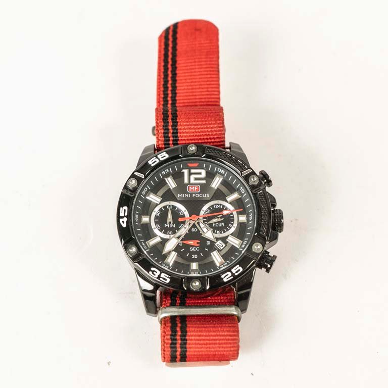 Lote anterior: Reloj Minifocus con detalles