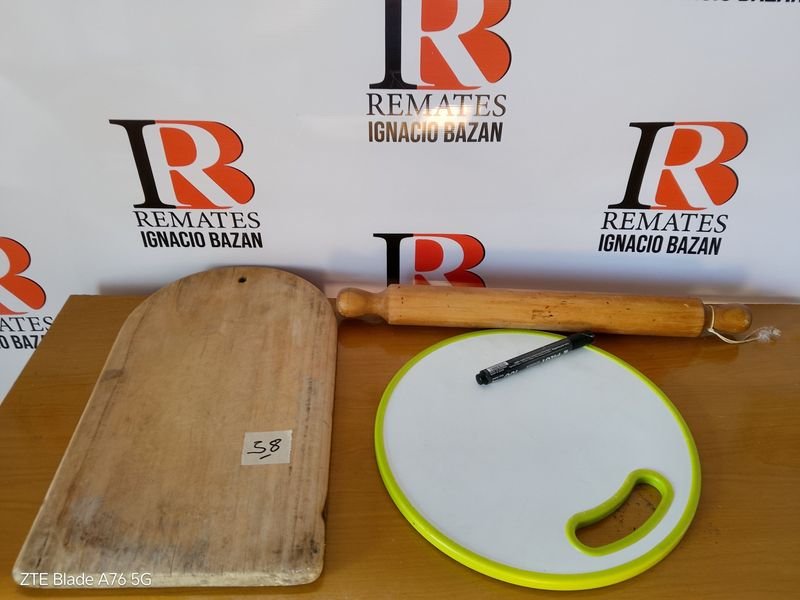 Lote siguiente: Lote de tablas y palotes en excelente estado