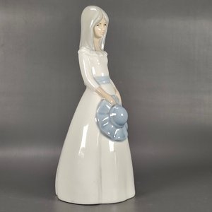 Figura de Porcelana Española Miquel Requena - Niña con Sombrero Azul - imagen 8