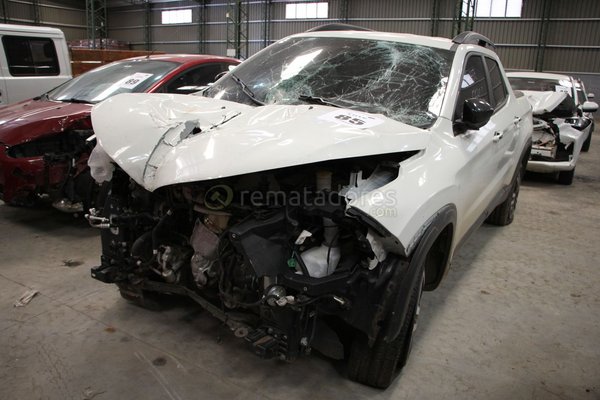 Camioneta Fiat Toro Blanca con Daños Severos - imagen 1
