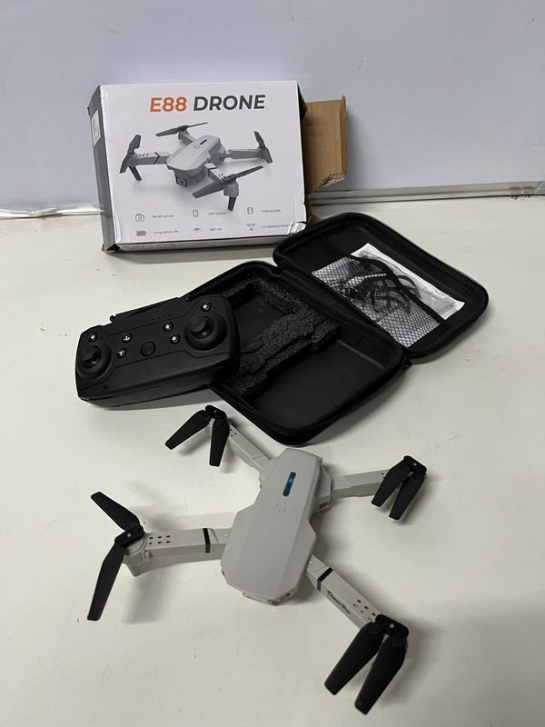 Dron E88 con Control Remoto y Estuche Portátil