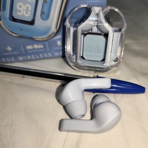 Auriculares Inalámbricos Bluetooth Ultra Pods Max Celeste con Pantalla LED - imagen 3