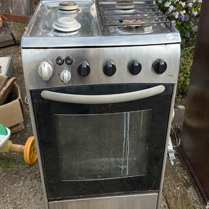 Lote siguiente: Cocina a Gas con Horno y Encendido Eléctrico