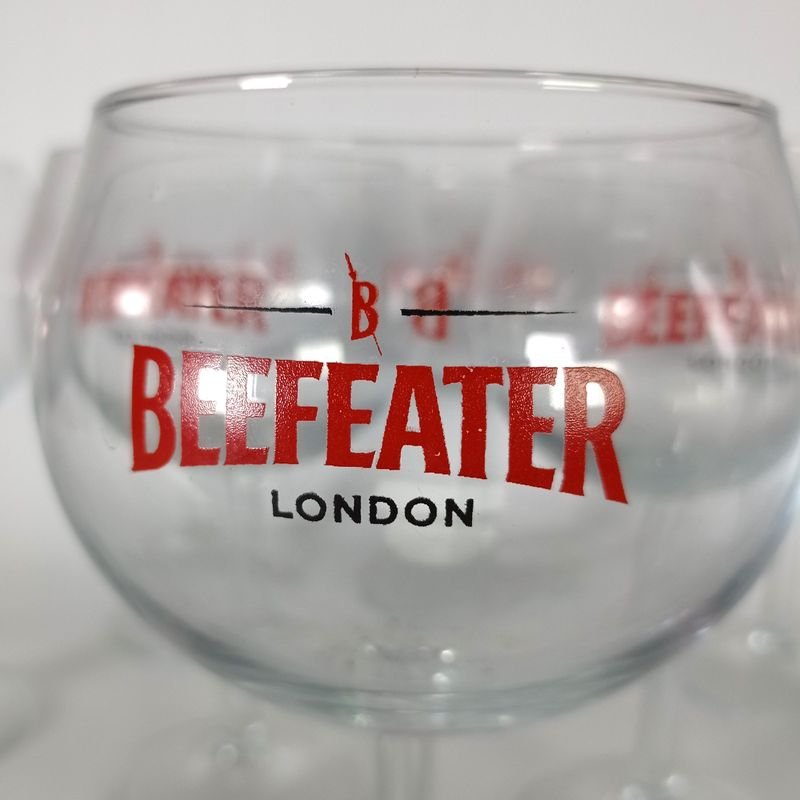 Copas de vino Beefeater en buen estado - imagen 2