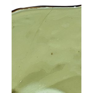 Macetero de Mayólica Verde con Pedestal y Decoración Floral - imagen 4