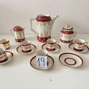 Lote anterior: Juego de Té de Porcelana con 15 Piezas