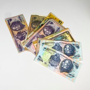 Lote de Billetes Varios: Uruguayos y Brasileños - imagen 2