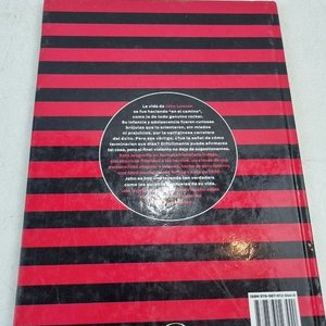 Libro Ilustrado "Tragedias del Rock: John Lennon - Un Disparo en el Umbral" - imagen 4