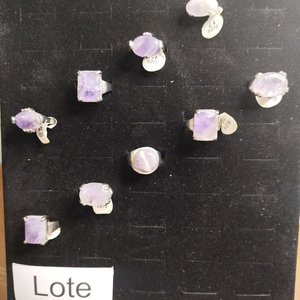 Lote anterior: 10 Anillos con Piedra Amatista y Montura Plateada