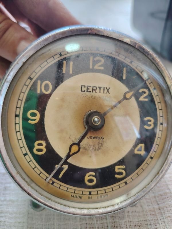 Reloj despertador antiguo CERTIX funcionando - imagen 3