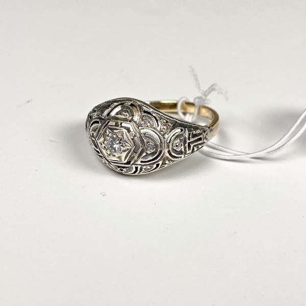 Anillo de Oro 18k con Brillantes y Diseño Calado - imagen 1