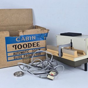 Proyector Automático Cabin Toodee 300W Japonés con Caja Original - imagen 2