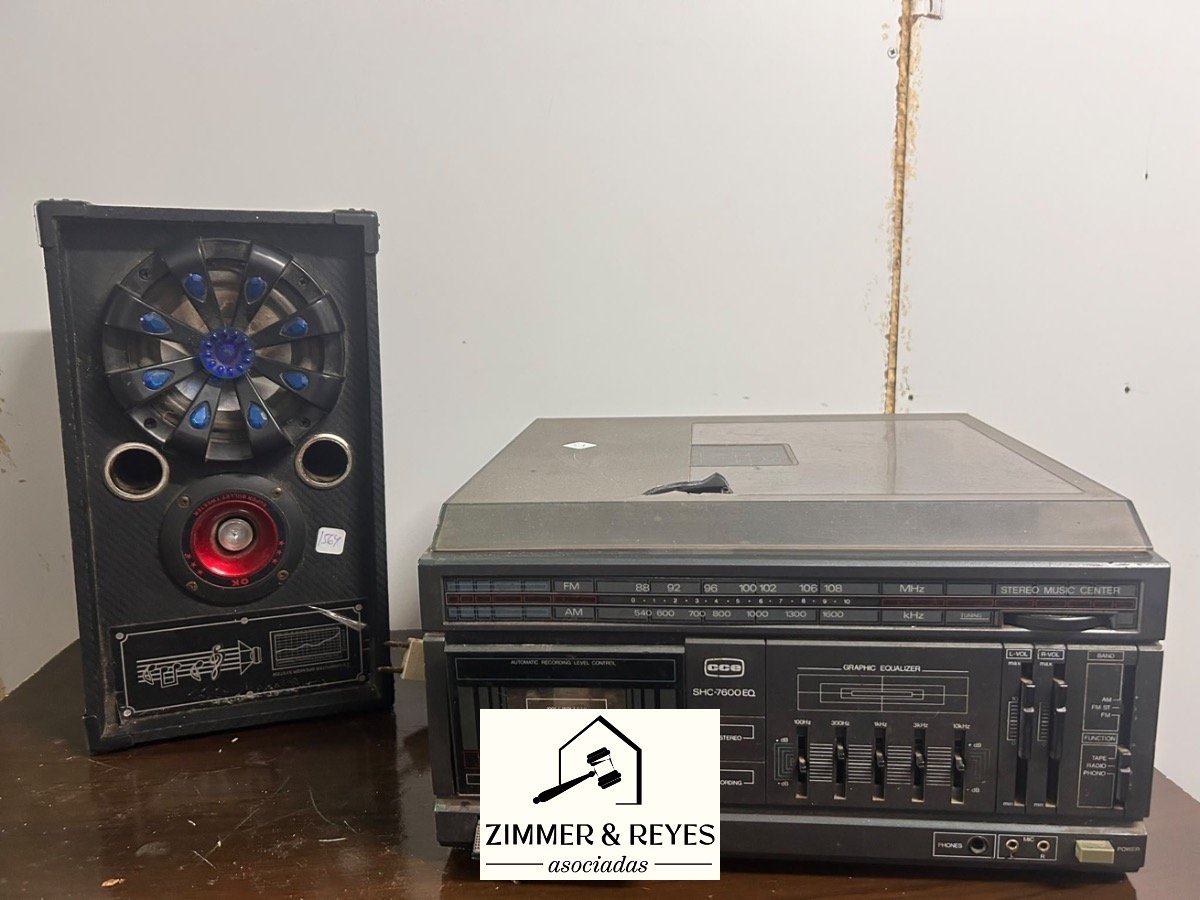 Tocadiscos y Parlante Estéreo Music Center CCS SHC-7600EQ