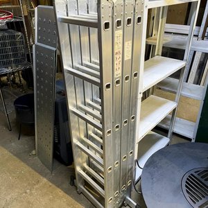 Escalera Plegable de Aluminio Cuatro Tramos Usada - imagen 1