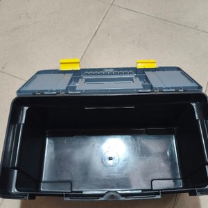 Caja de Herramientas Plástica con Manija y Compartimentos Transparentes - imagen 2