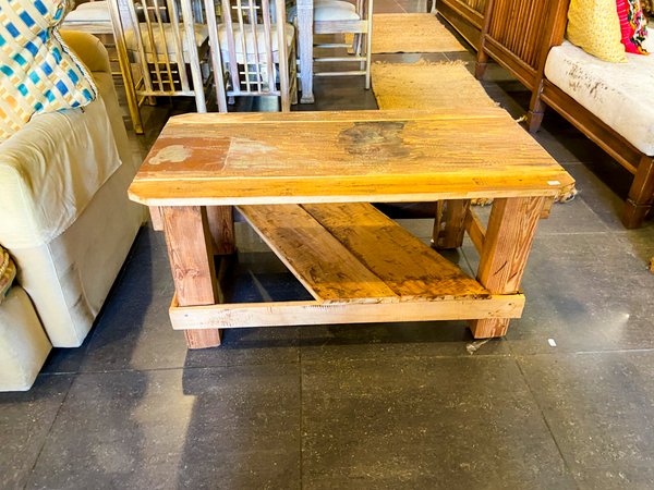 Mesa Ratona Rústica de Madera Reciclada