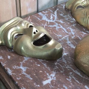 Conjunto de 3 Máscaras Teatrales Decorativas en Bronce Macizo - imagen 4