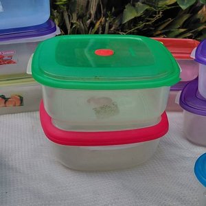 Lote de 12 Tuppers Plásticos con Tapa - imagen 4