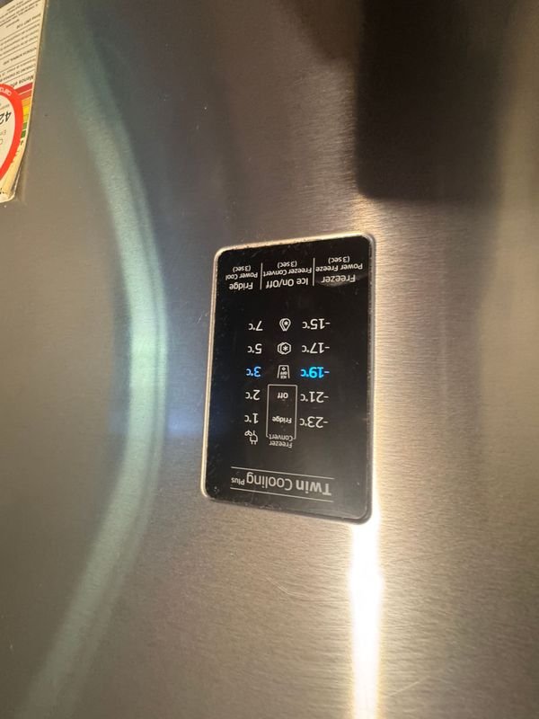Heladera Samsung Inverter Modelo RT-38K598CSL con detalles funcionando perfecto - imagen 3