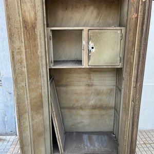 Armario Metálico Industrial con Cofre Interior y Estantes - imagen 4
