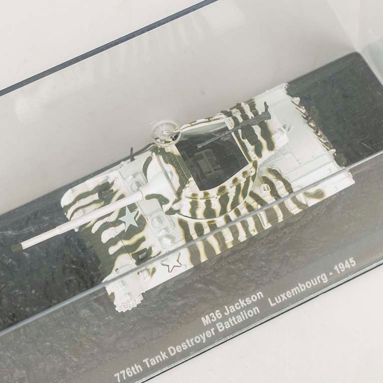 Modelo a escala 1/72 tanque M36 Jackson en caja de acrilico - imagen 2
