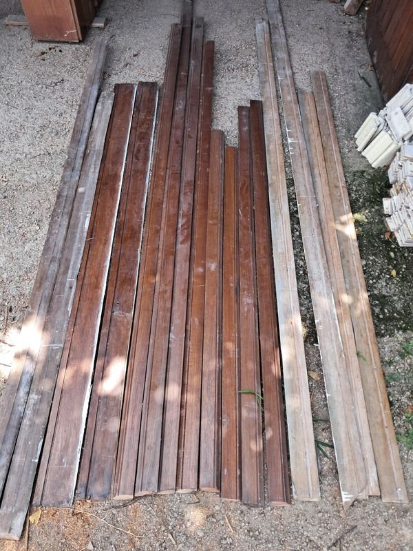 Madera de cedro en tablas y zócalos - imagen 2