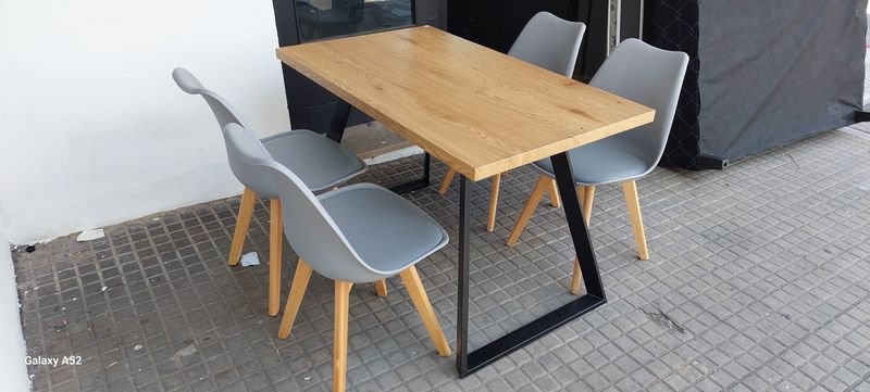 Juego de comedor mesa y sillas en muy buen estado - imagen 2