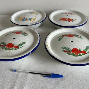 Set de 4 Bowls Esmaltados Blancos con Tapa y Diseño de Flores y Hongos - imagen 3