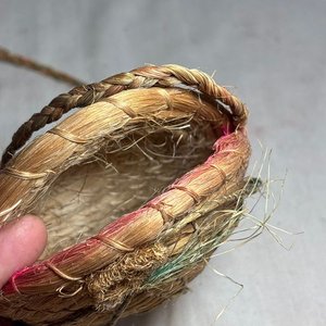 Lote de Adornos y Cajas Antiguas: Bicicletas de Hierro, Ceniceros y Estuches Decorativos - imagen 14