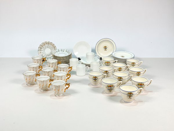Lotes de porcelana blanca y decorada