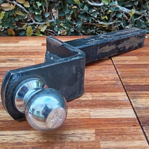 Lote siguiente: Brazo de Enganche Extraíble para Tráiler con Bocha Cromada
