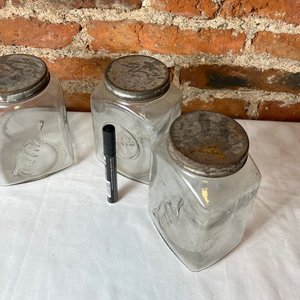 Lote de 4 Frascos Antiguos Coca Cola de Vidrio con Tapa de Aluminio - imagen 12