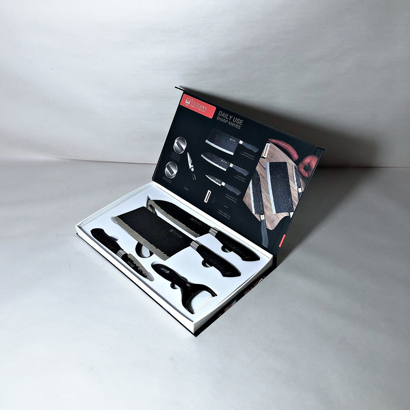 Juego de Cuchillos y Utensilios de Cocina Negros Cutlery con Estuche