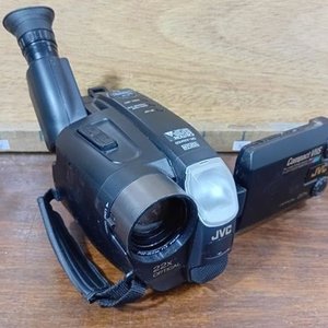 Cámara Compact VHS JVC con Zoom Óptico 22x y Monitor LCD - imagen 3