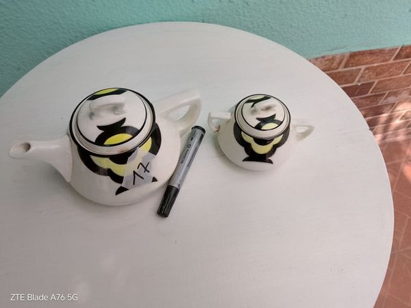 Tetera y azucarero de cerámica blanca - imagen 1