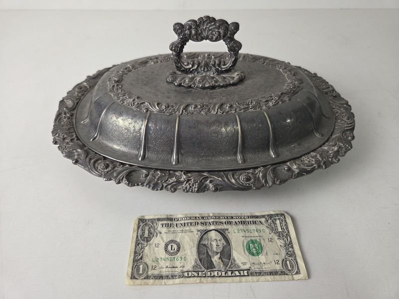 Lote siguiente: Gran guisera en plata inglesa de la casa Freccero