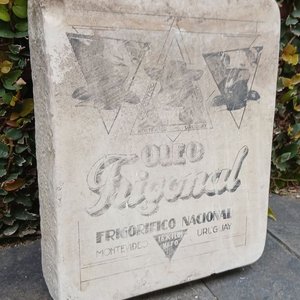 Lote siguiente: Piedra Litográfica Original "Óleo Frigonal" Frigorífico Nacional Montevideo